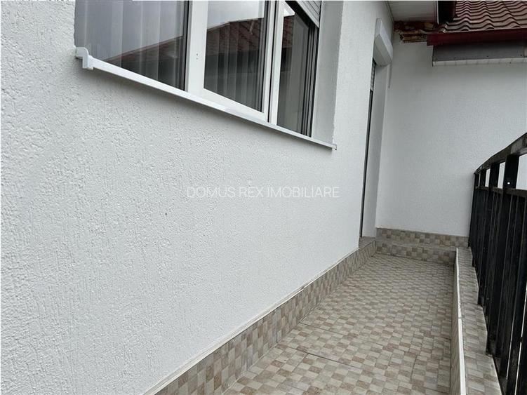 Inchiriez ap.3 camere in casa ,finisat modern, CT, parcare, Centru-str.Paris - 11