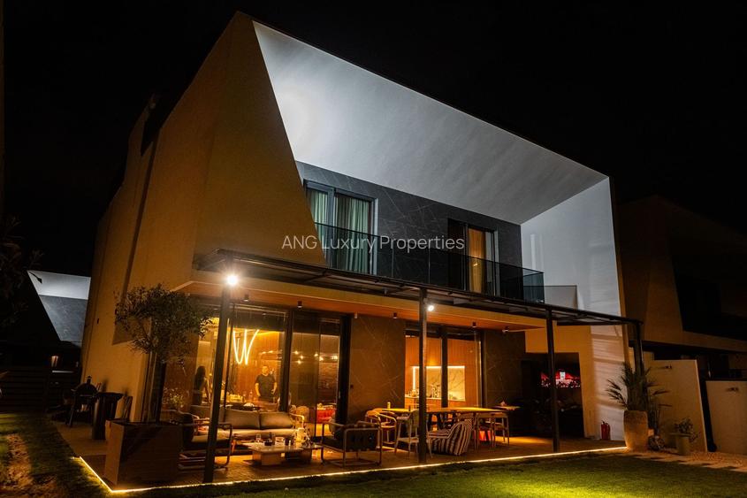 Vila Care Iti Aduce Acasa Visul Cu O Piscina Suspendata - 14