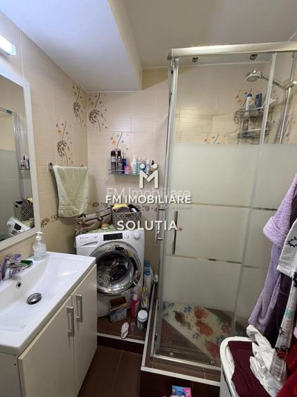 Apartament  3 camere decomandat, etajul 2 -zona Casa de Pensii - 11