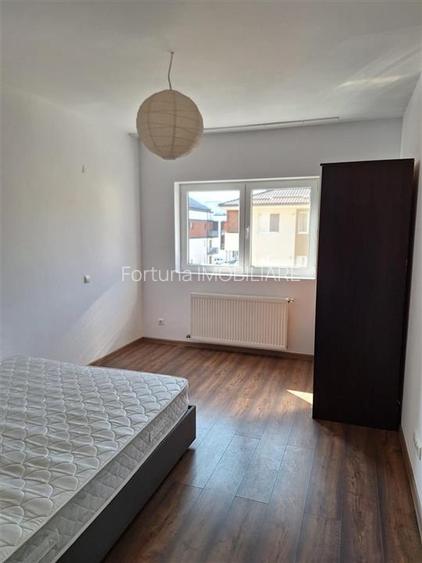 Apartament 2 camere, zona Tractorul - 3