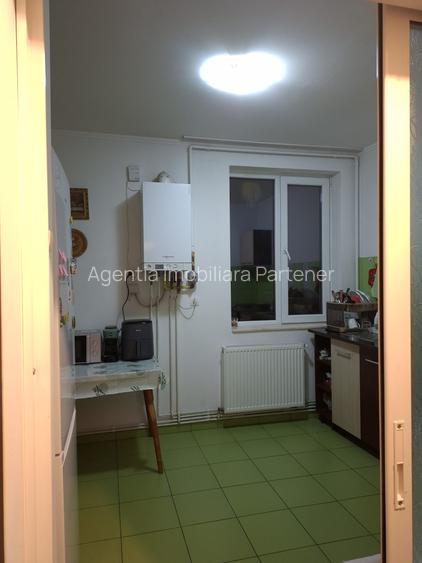 3 camere Exercițiu / fondul vechi , Decomandat / centrala , Amplasament DEOSEBIT - 13