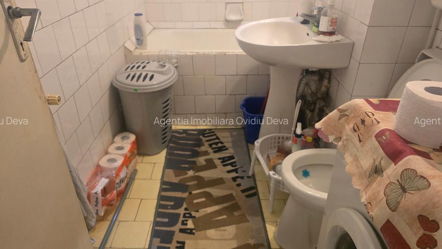 Vand apartament 2 camere decomandat in Deva, pe Bld. Balcescu, etaj 1 - 8