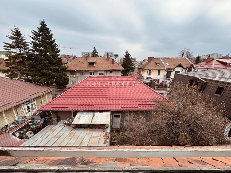 Apartament 2 camere - Domenii, etaj 2/2, centrala noua, curte, boxă, pod. - 24