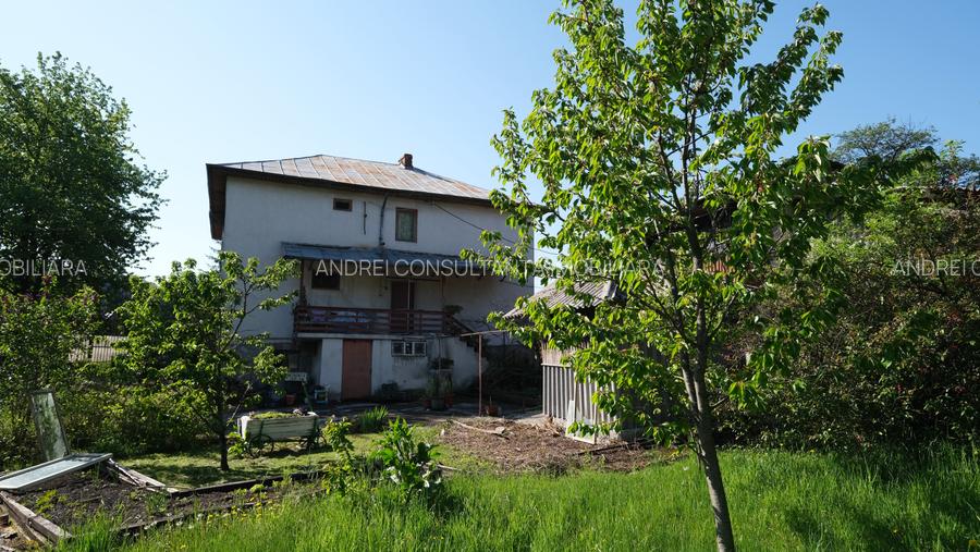 Vanzare casa mare cu etaj si 6200 mp teren intravilan Fieni, judetul Dambovita - 2