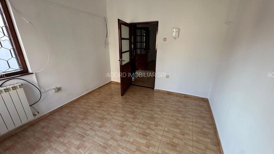 Casă de închiriat în zona Faleza Nord - 28