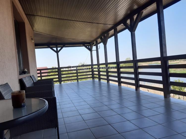 Casa / vila curte mare pe malul lacului - 3