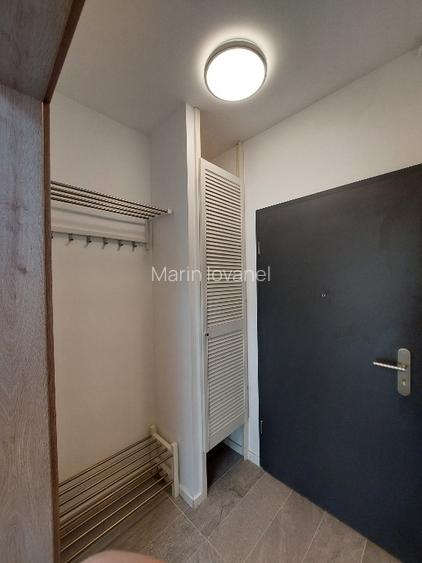 DAU IN CHIRIE GARSONIERA CU PARCARE LA SUBSOL BLOCUL PORSCHE STR A. V. VOEVOD 16 - 3