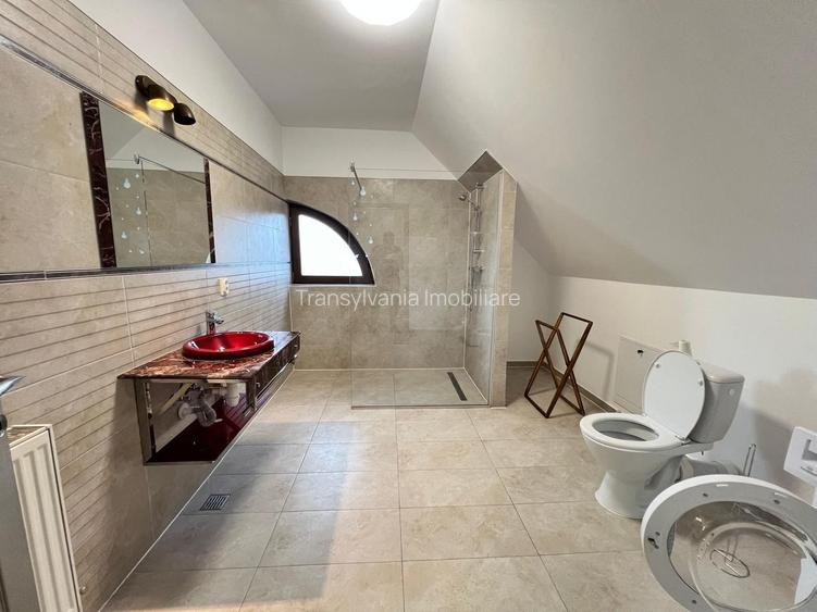 Casa cu 7 camere | 3 balcoane | Garaj | 220 mp + 80 mp curte | Cartier Panorama - 31