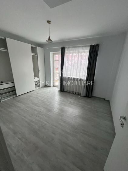 Vilă spațioasă, confort, intimitate și funcționalitate la standarde înalte - 3