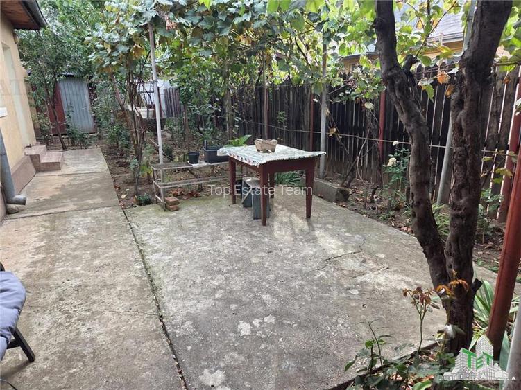 In exclusivitate Piata Veteranilor casa individuala  7 min de metrou - 6