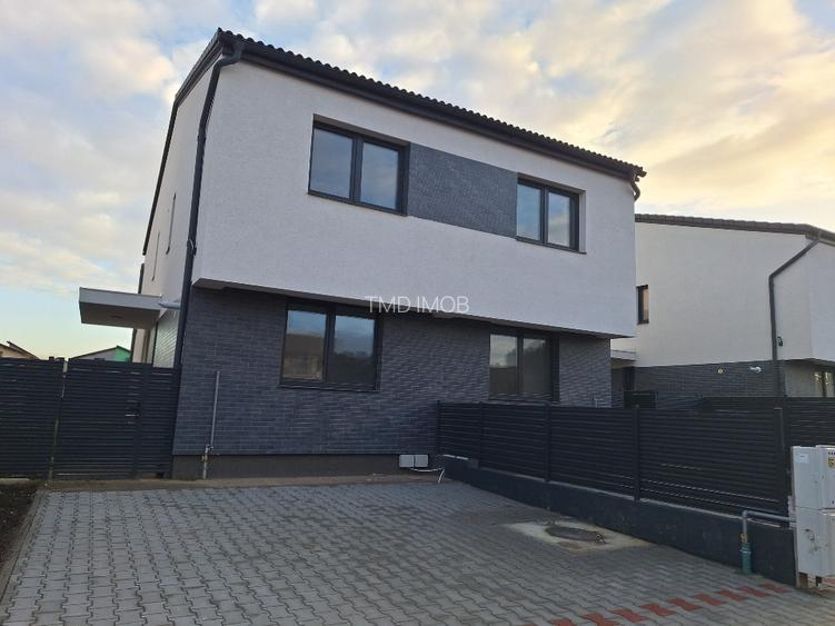 EXCLUSIVITATE! Casa tip duplex,  finisaje premium, curte, 2 locuri de parcare - 16