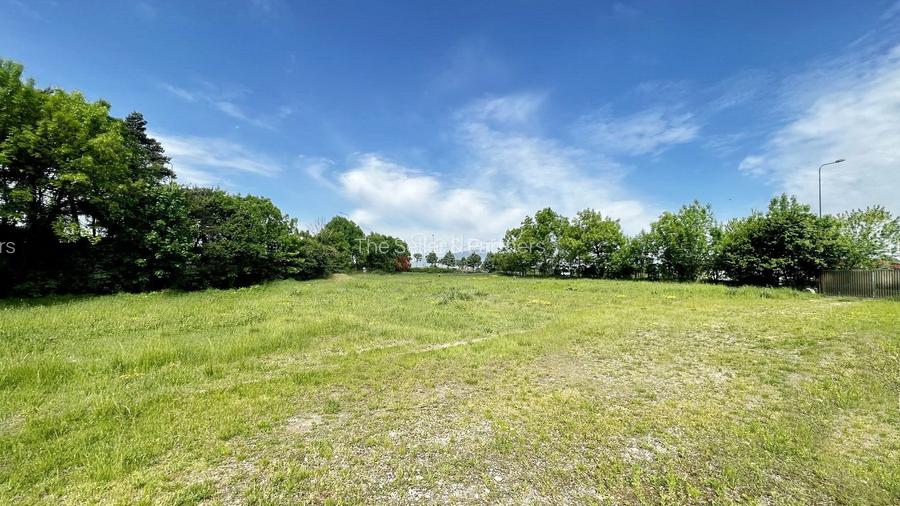 Teren intravilan - Zona Comerciala de interes - 10