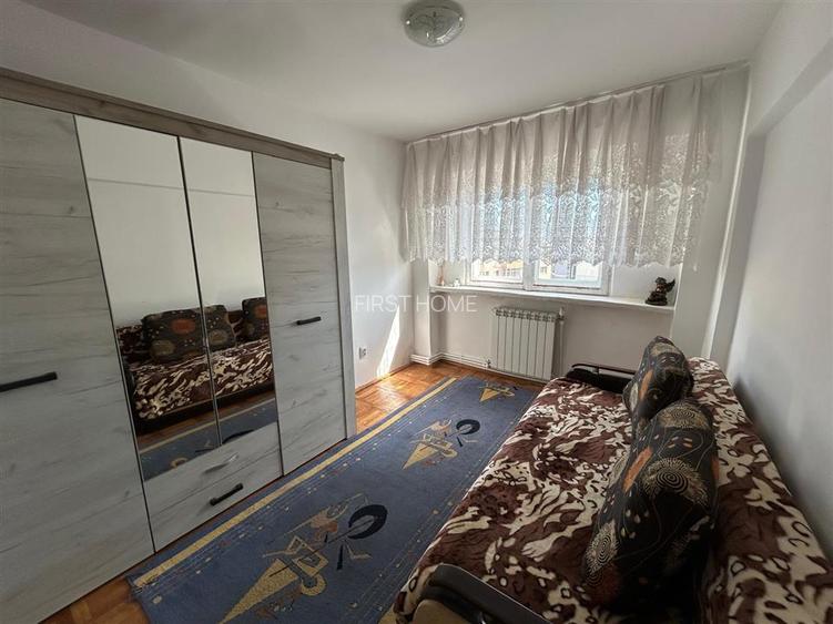 Apartament cu 3 camere de vanzare, zona Ceasul Rau. - 4
