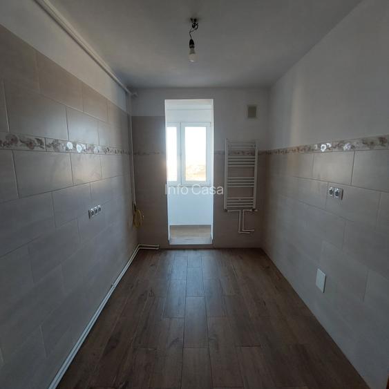 Vand 3 camere decomandat - 8