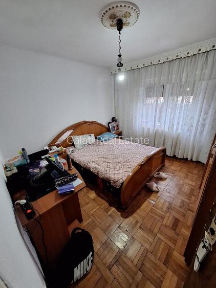 2 decomandate SID VEST 53mp Parter balcon vedere la str.Doja 75000E - 2