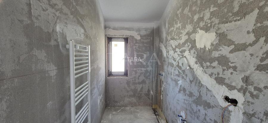 Apartament semifinisat cu parcare inclusă, Apahida. - 2