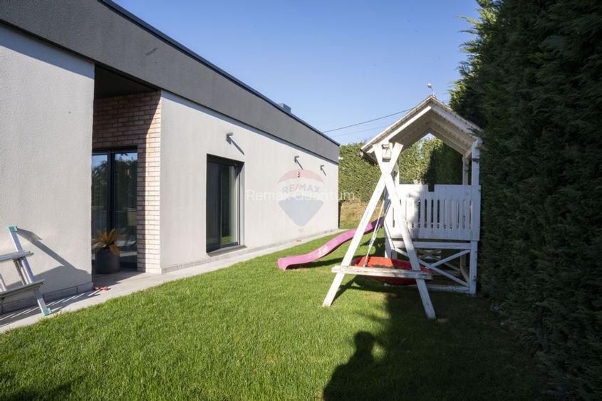 Casă / Vilă cu 5 camere de vânzare în zona Dealuri Oradea - 40