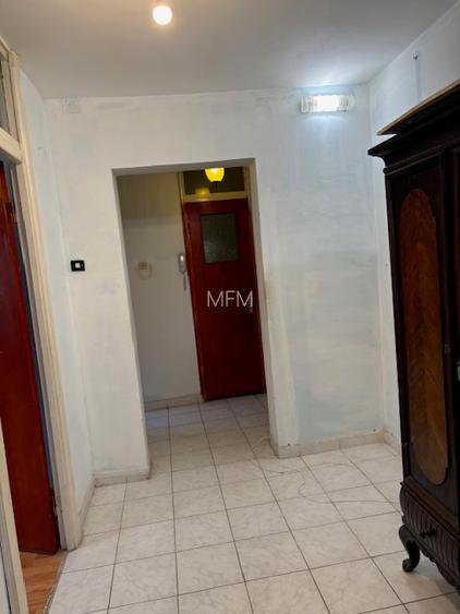 Apartament liber, vedere stradala, bloc `80,langa parc, piata, metrou - 4