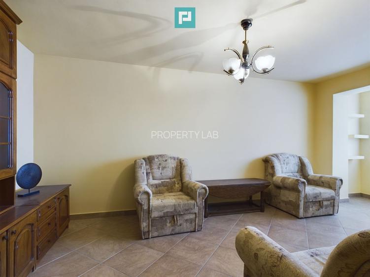 Apartament cu 3 camere, etaj intermediar - 4