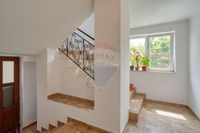 Casă / Vilă cu 6 camere de vânzare în zona Bartolomeu - 15