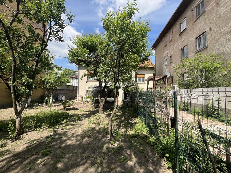 Casa spatioasa de inchiriat in zona centrala - Punctele Cardinale - 9