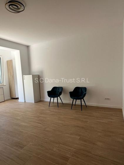 Triplex modern, între Calea Circumvalațiunii și Bulevardul Cetății - 8