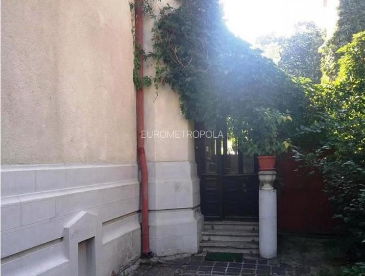 OPORTUNITATE! Vila pe strada EXCLUSIV de case , curte compacta, Kiseleff - 4