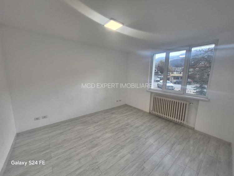 De închiriat apartament 3 camere etaj 1 - 4