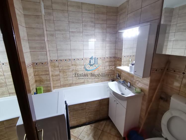 Apartament 3 camere, decomandat, 1 Mai - 8