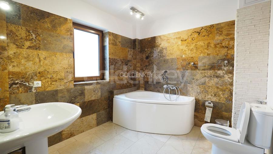 Vilă superba cu 8 camere, mobilata modern, piscina - 12