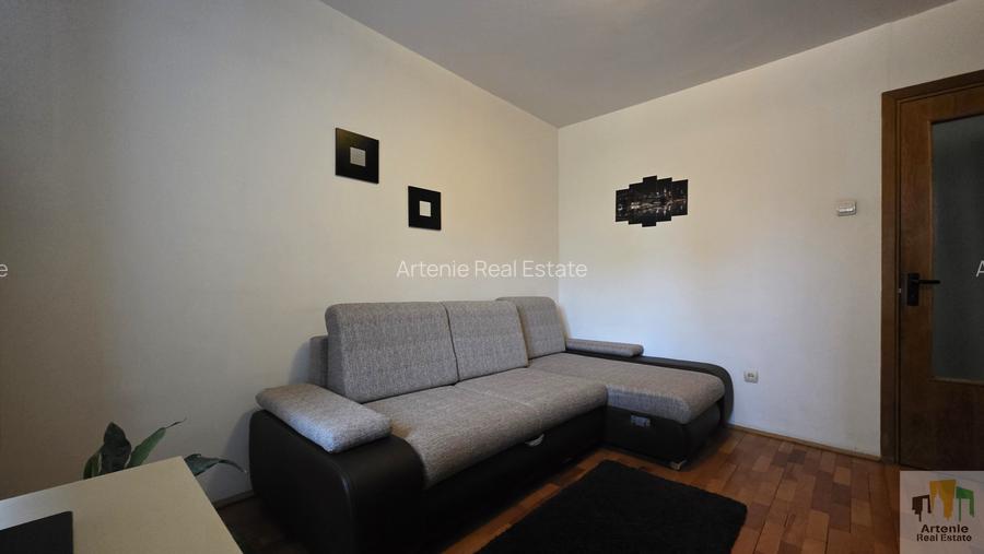 Sebastian -Rahova -4 camere bloc reabilitat etaj 3 - 8