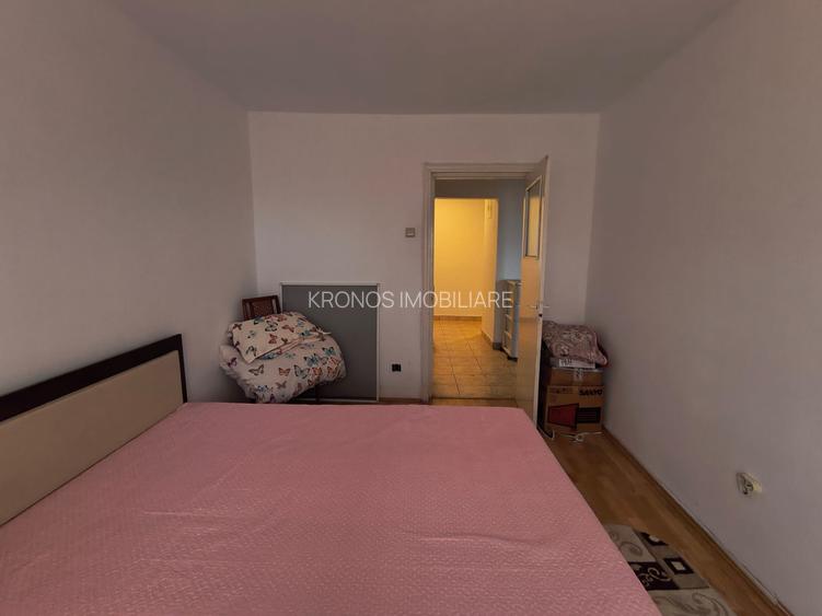 EXCLUSIV !GARA  3 CAMERE , 2 BALCOANE,LIBER  79 MP PRET 144000 EURO - 6