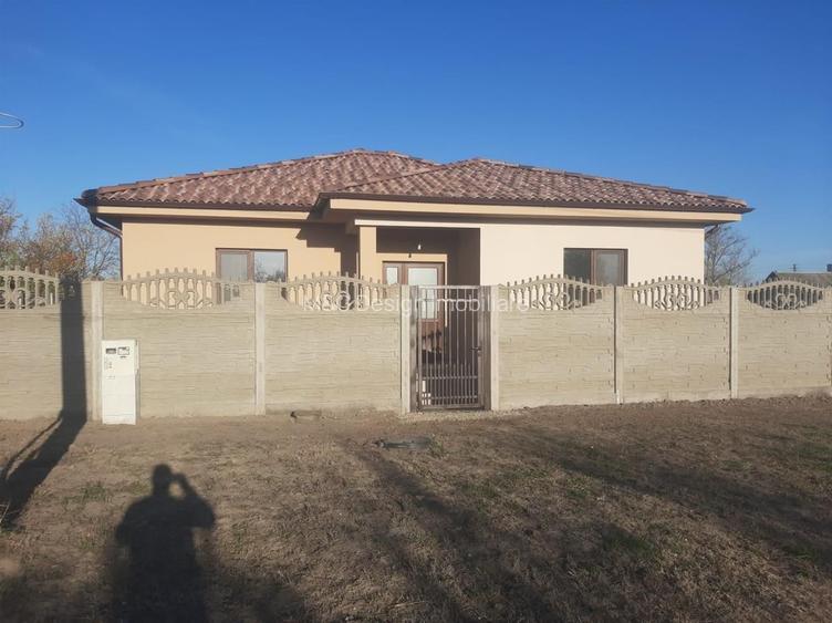 Casa individuala com Peciu Nou-  loc. Dinias - 3