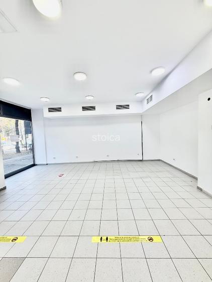 Spațiu Comercial De Vânzare 2 vitrine BLV ION MIHALACHE 121 , SECTOR 1  - 11