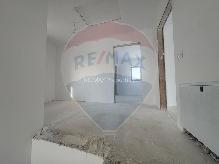 Casă / Vilă cu 4 camere de vânzare Sabareni - 12