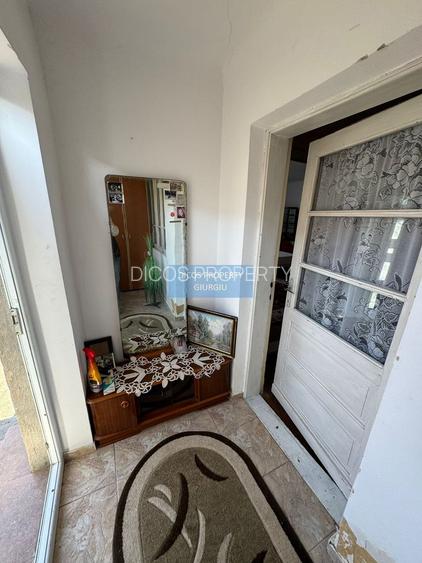 De Vânzare - Casă, Strada Griviței - 30