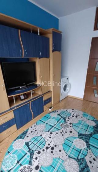garsonieră zona Far mobilată utilată 20 mp etaj 1/4 - 2