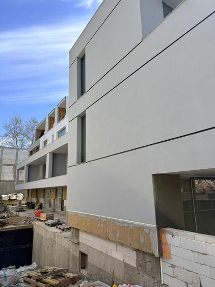 1c61f054-1206-4359-9418-c9368bf816bb - 7