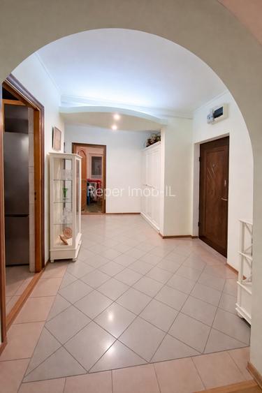 Apartament 3 camere ,Ultracentral-vedere panoramică asupra orașului - 4