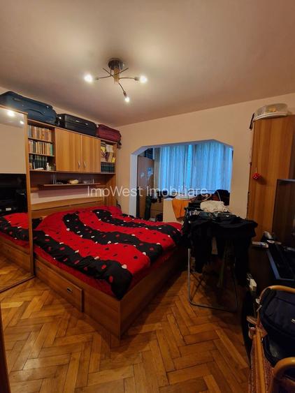 Soarelui | 3 Camere | Etaj 1 | Centrala proprie | Boxa - 8