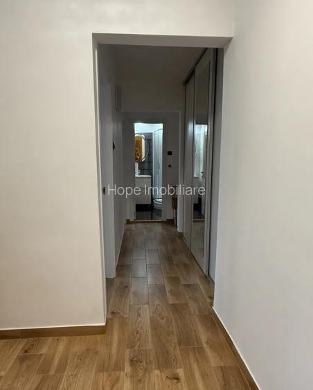 Bulevardul Basarabia - Metrou Costin Georgian - 2 camere , centrala proprie - 9