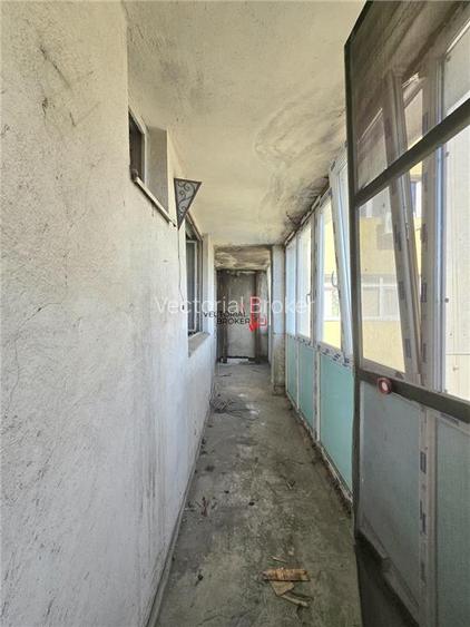 Apartament et.6/8, bloc din 78, anvelopat McDonalds Colentina - 10