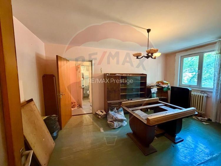 Apartament cu 3 camere de vânzare în zona Drumul Taberei - 4