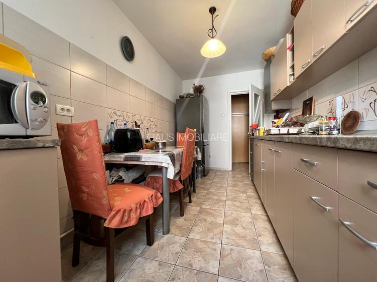 Far  apartament 3 camere decomandat etaj 1 loc parcare - 5