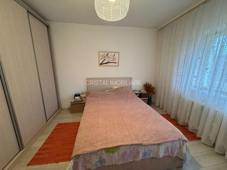 Vanzare 3 Camere intre Nerva traian si Vitan Mall hol in H - 4