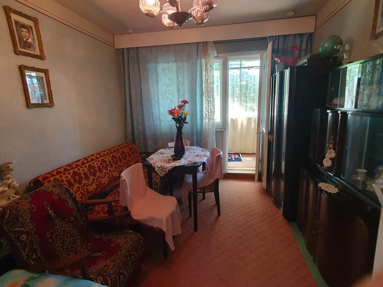 Vand apartament cu 3 camere zona Vlaicu Lebada 5 Colturi