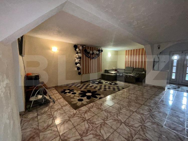 Casa de vanzare , 258 mp utili + 418 teren, zona Closca