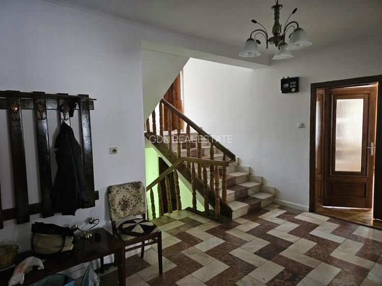Casa vila cu 10 camere, loc Izbuc, Bihor - 6