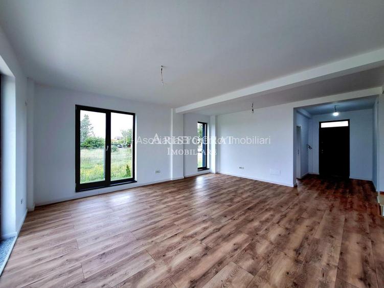 Vila 5 camere cu garaj langa Paradisul Verde - 8