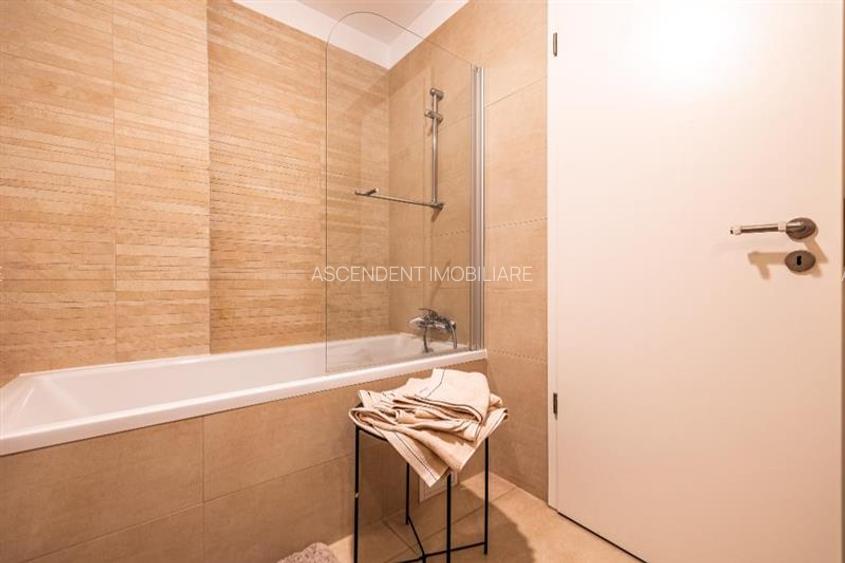 Rafinament urban:terase incantatoare,loc parcare,A Class,Kasper,Coresi,Tractorul - 12